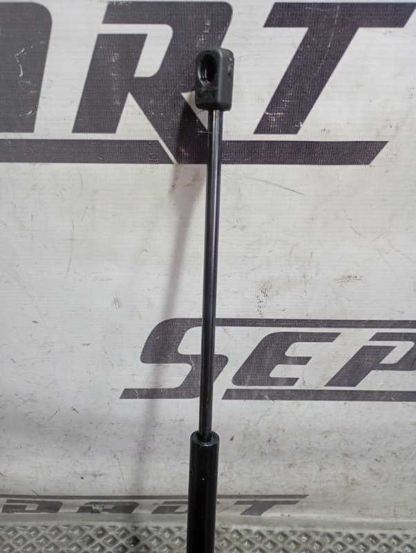 Амортизаторы капота Volkswagen Touareg 2006 GP