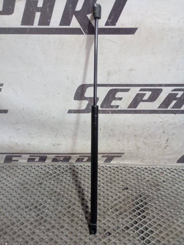 Амортизаторы капота Volkswagen Touareg 2006 GP