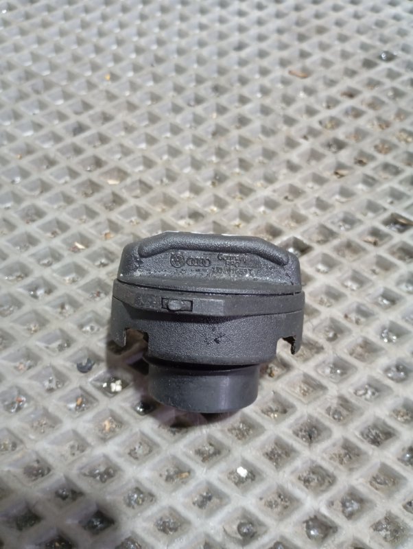 Крышка топливного бака Volkswagen Touareg 2006 GP