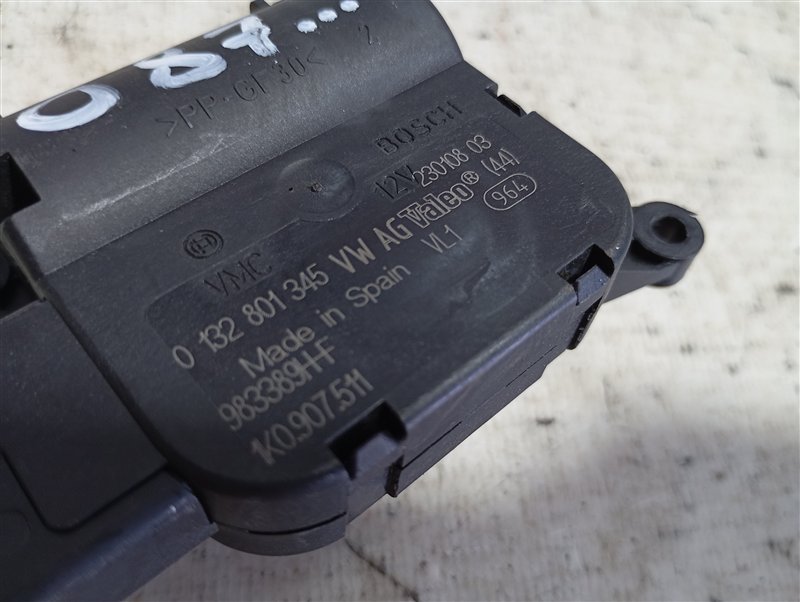 Сервопривод заслонки печки Volkswagen Passat 2008 B6