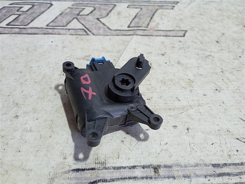 Сервопривод заслонки печки Volkswagen Passat 2012 B7