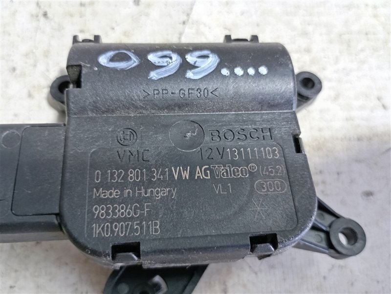 Сервопривод заслонки печки Volkswagen Passat 2012 B7