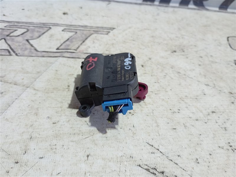 Сервопривод заслонки печки Volkswagen Passat 2012 B7