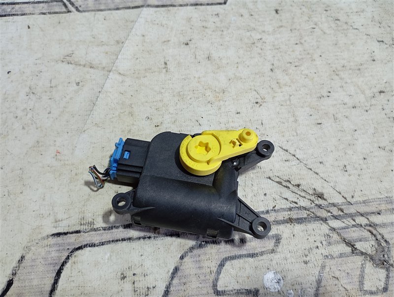 Сервопривод заслонки печки Volkswagen Passat 2012 B7