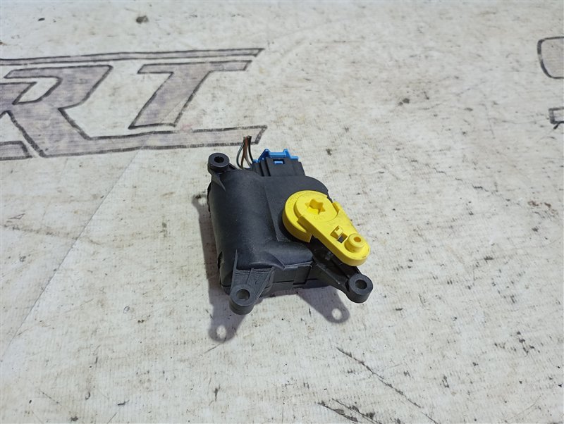 Сервопривод заслонки печки Volkswagen Passat 2012 B7