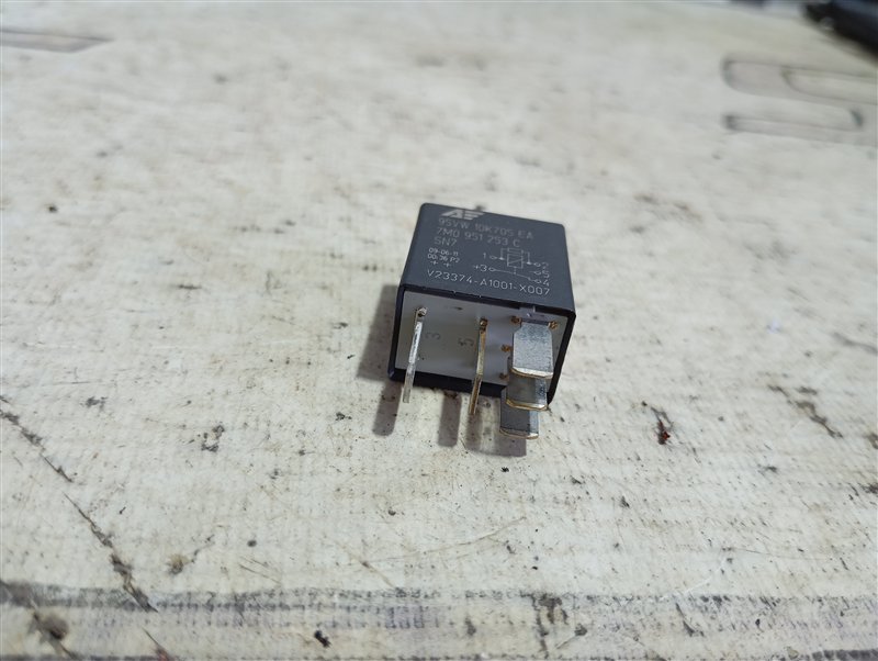 Реле Audi A3 2009 8P