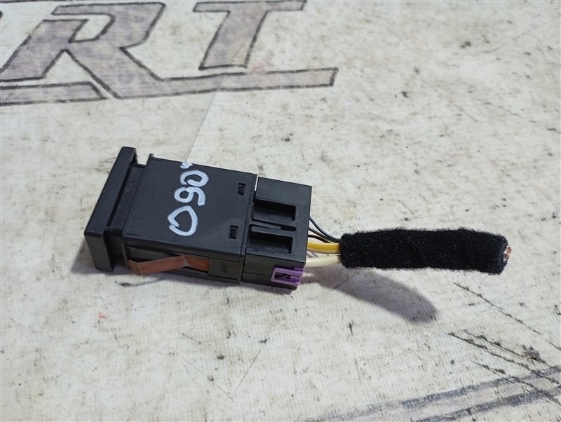 Кнопка обогрева заднего стекла Volkswagen Passat 2002 B5