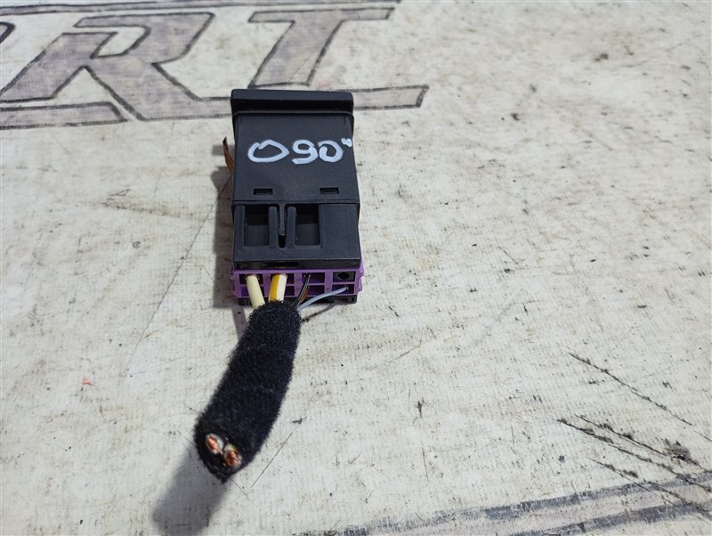 Кнопка обогрева заднего стекла Volkswagen Passat 2002 B5