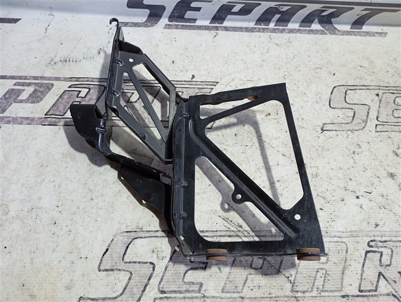 Кронштейн радиатора Audi A6 2013 C7