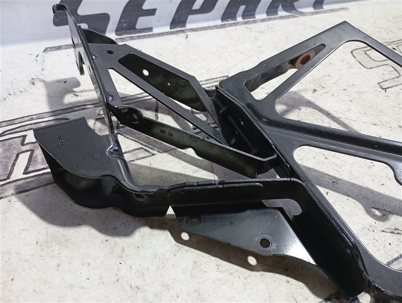 Кронштейн радиатора Audi A6 2013 C7