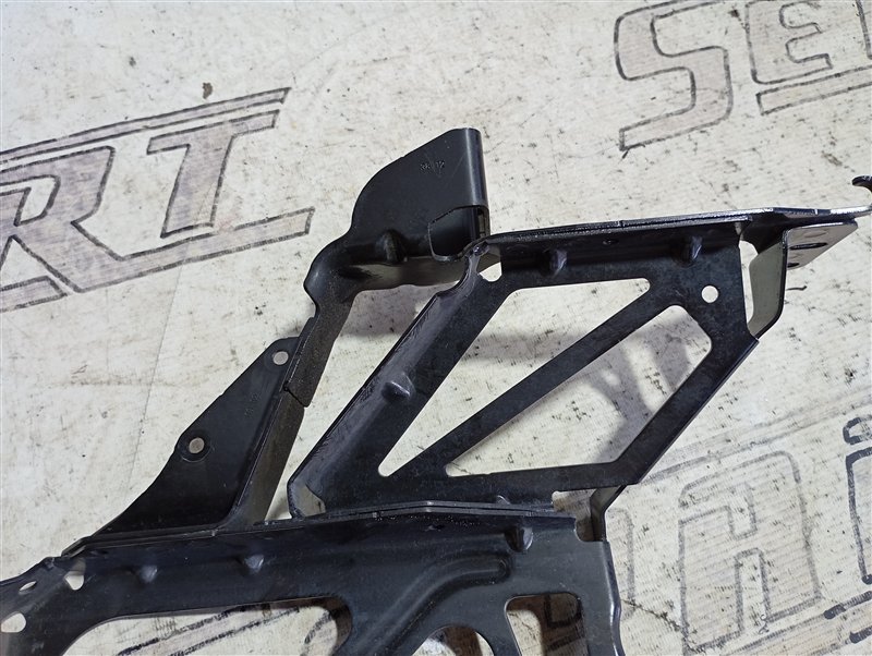 Кронштейн радиатора Audi A6 2013 C7