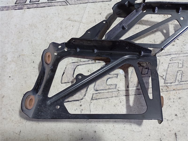 Кронштейн радиатора Audi A6 2013 C7