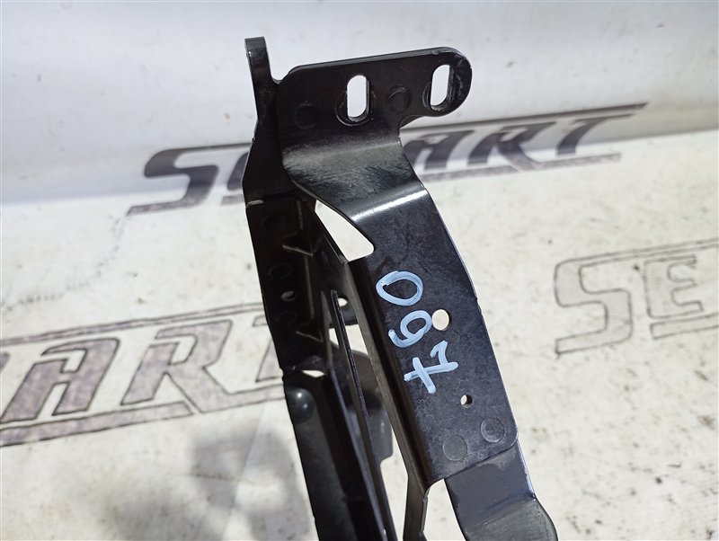 Кронштейн радиатора Audi A6 2013 C7