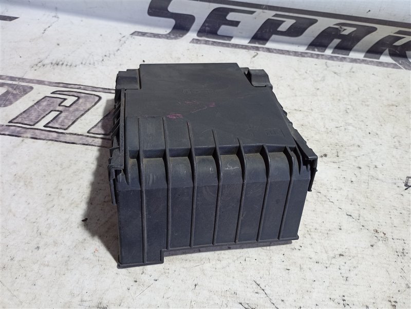 Крышка блока предохранителей Volkswagen Passat 2006 B6