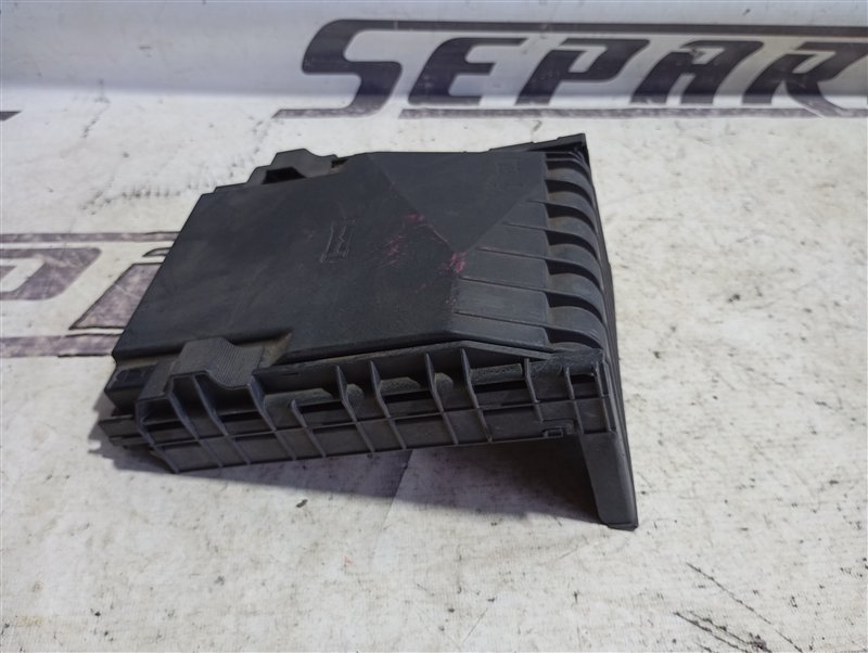 Крышка блока предохранителей Volkswagen Passat 2006 B6