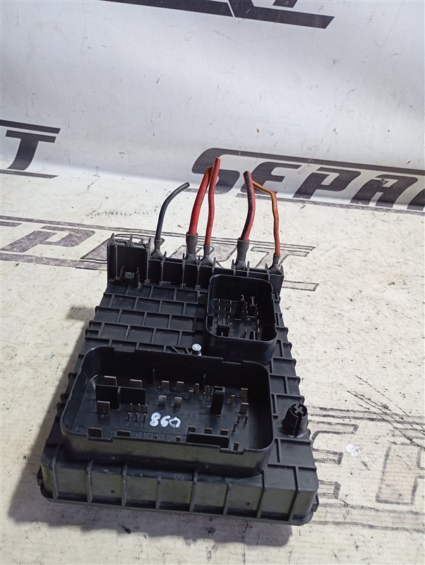 Блок предохранителей Volkswagen Passat 2006 B6