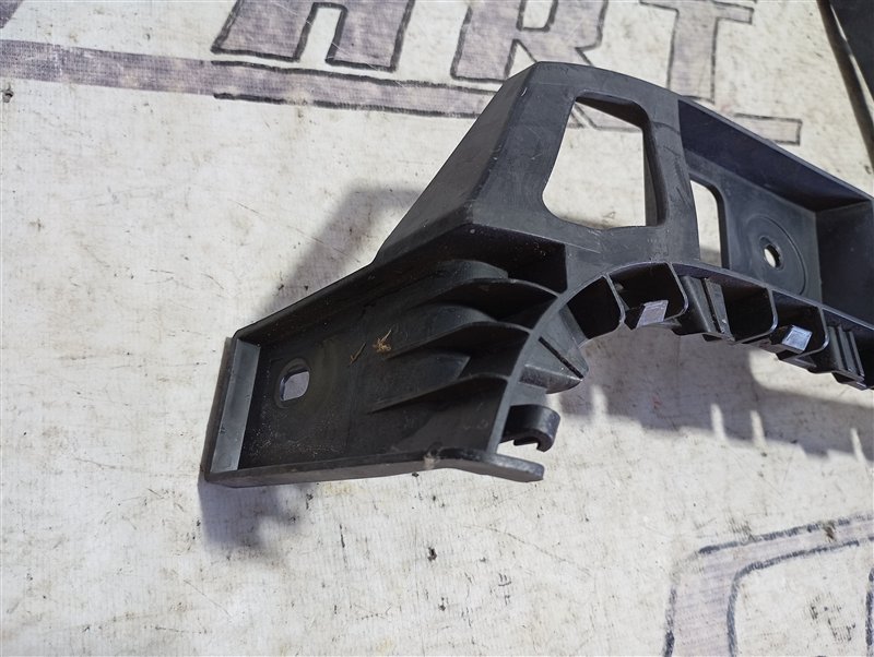 Кронштейн бампера Volkswagen Touran 2011 1T