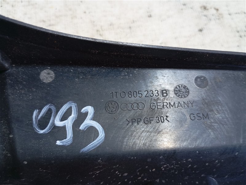 Крышка петли капота Volkswagen Touran 2011 1T