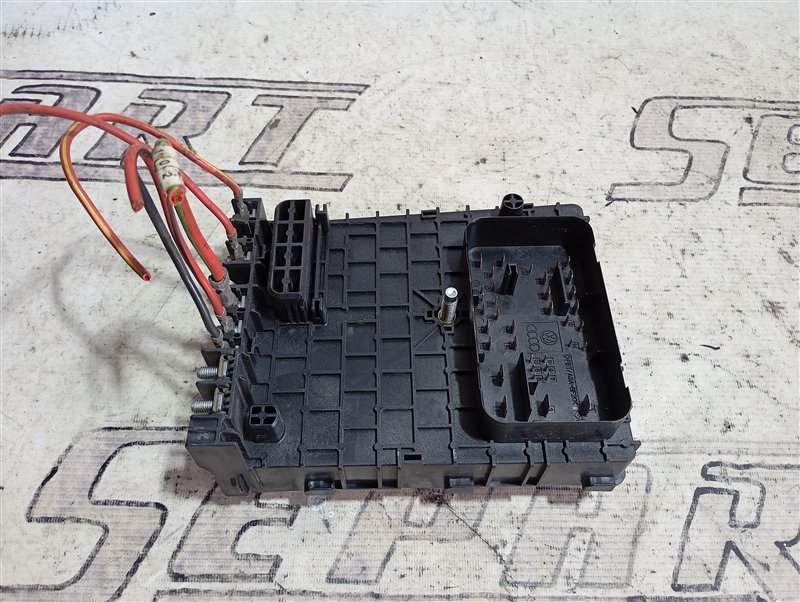 Блок предохранителей Volkswagen Passat 2008 B6