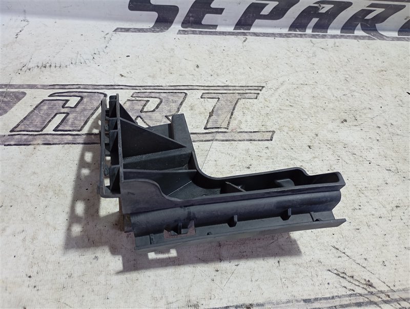 Кронштейн бампера Volkswagen Touran 2011 1T