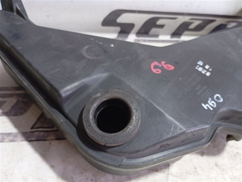 Бачок омывателя Audi Q5 2013 8R