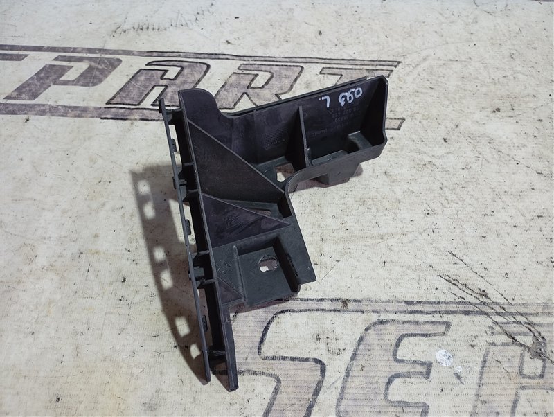 Кронштейн бампера Volkswagen Touran 2011 1T