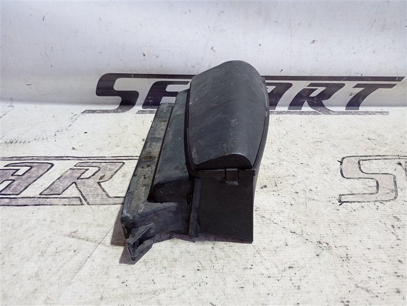 Воздухозаборник Volkswagen Passat 2008 B6