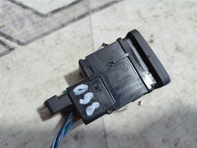 Кнопка стояночного тормоза Volkswagen Passat 2006 B6