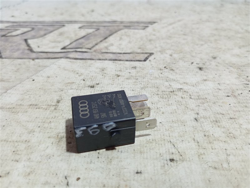 Реле Volkswagen Touran 2011 1T