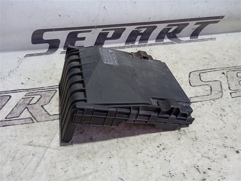 Крышка блока предохранителей Volkswagen Touran 2011 1T