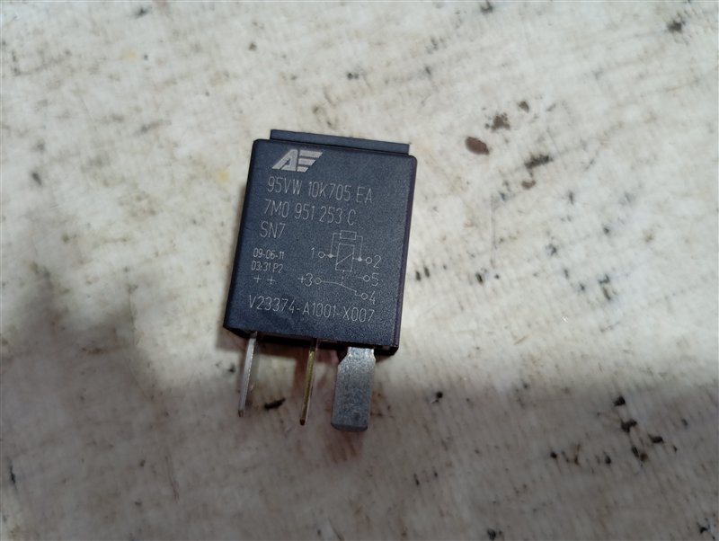 Реле Audi A3 2009 8P