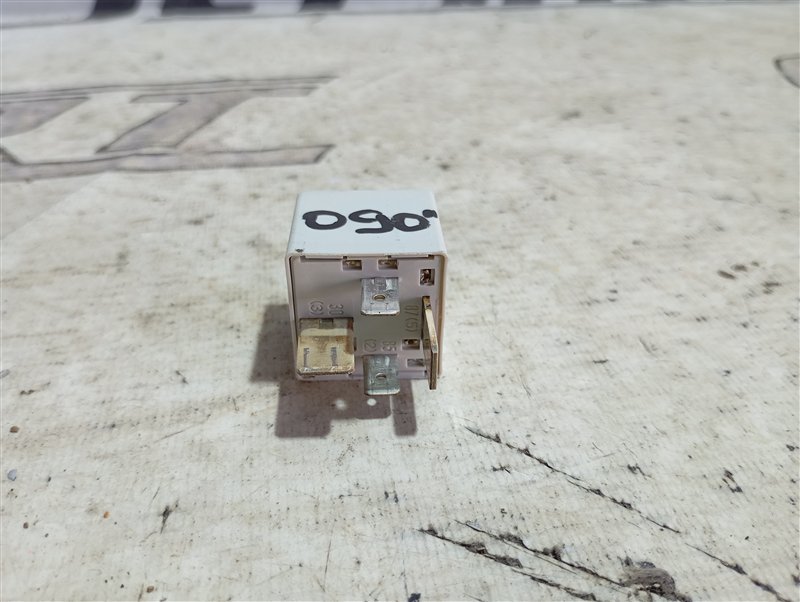 Реле Volkswagen Passat 2002 B5