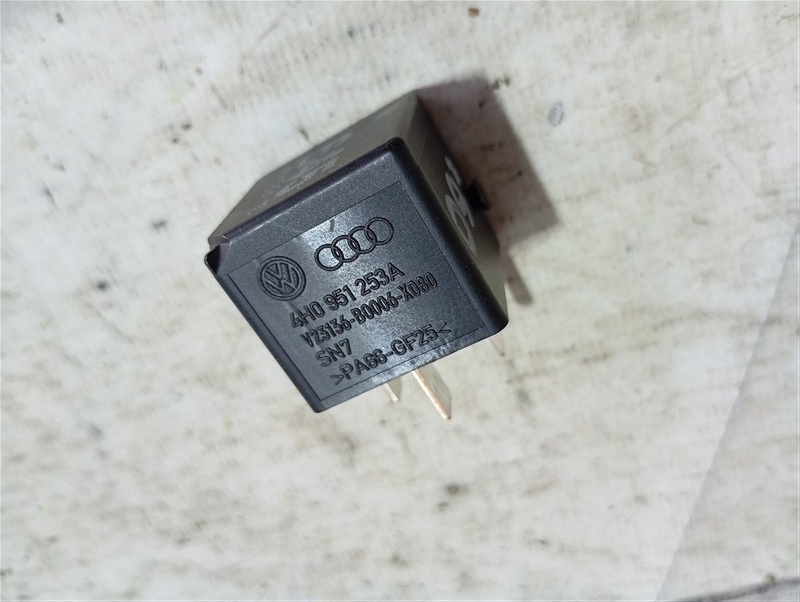Реле Volkswagen Passat 2002 B5