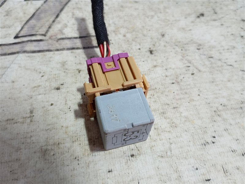 Реле Volkswagen Passat 2002 B5