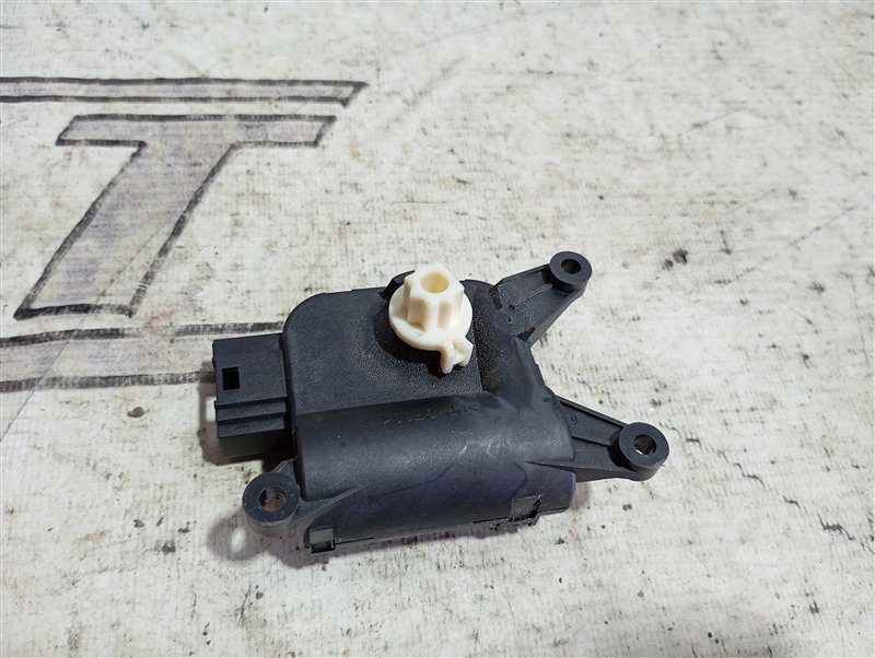 Сервопривод заслонки печки Volkswagen Passat 2008 B6