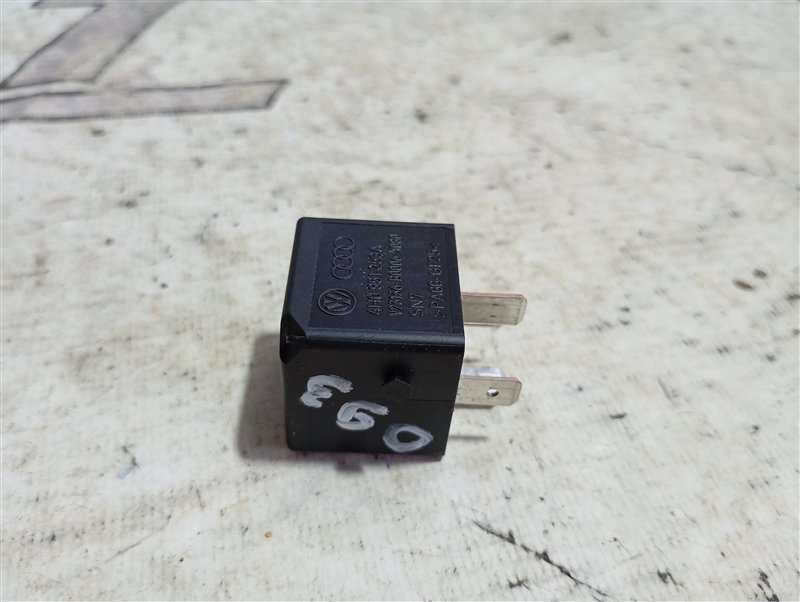 Реле Volkswagen Touran 2011 1T