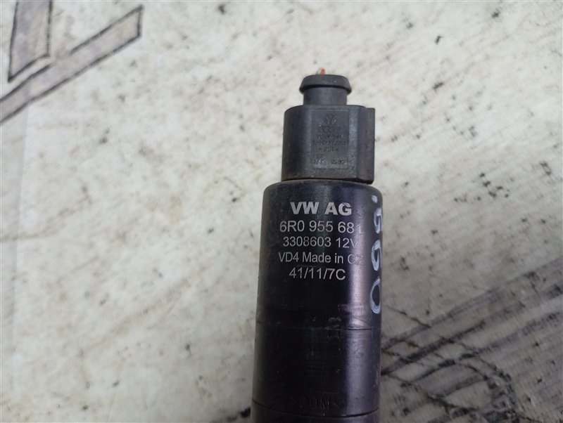 Насос омывателя фар Volkswagen Passat 2012 B7