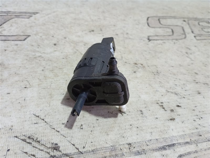 Насос омывателя стекла Volkswagen Tiguan 2012 5N