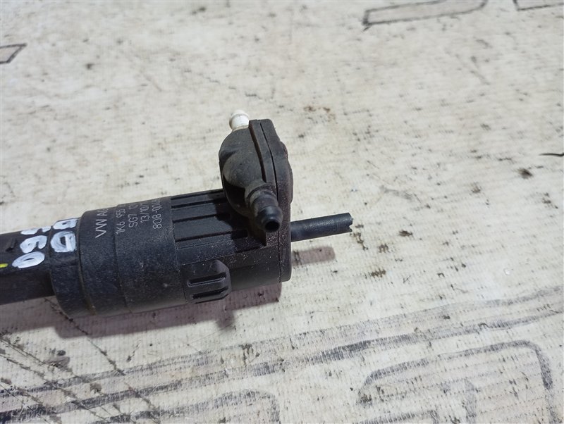 Насос омывателя стекла Volkswagen Tiguan 2012 5N