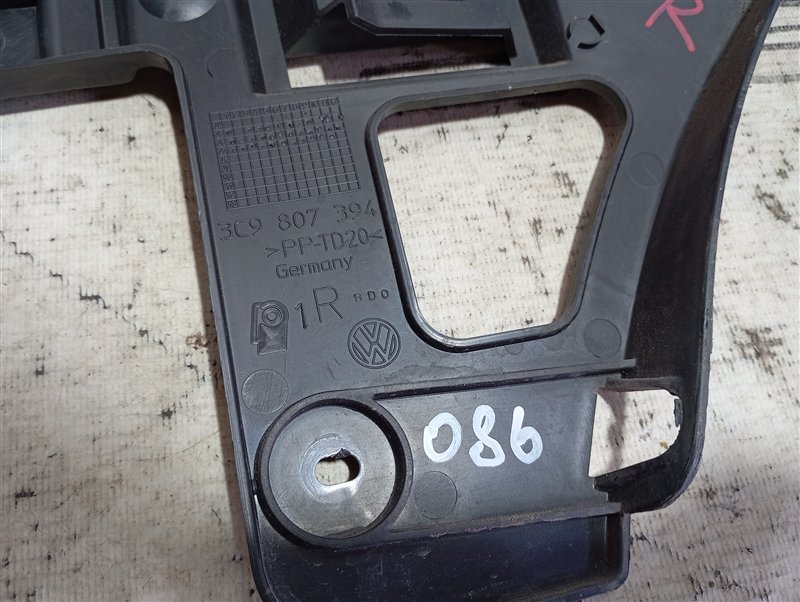 Кронштейн бампера Volkswagen Passat 2008 B6