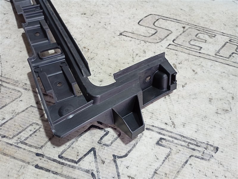 Кронштейн бампера Volkswagen Passat 2008 B6