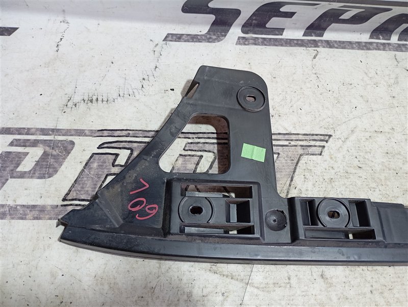 Кронштейн бампера Volkswagen Passat 2008 B6