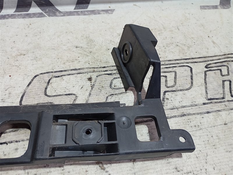 Кронштейн бампера Volkswagen Passat 2006 B6