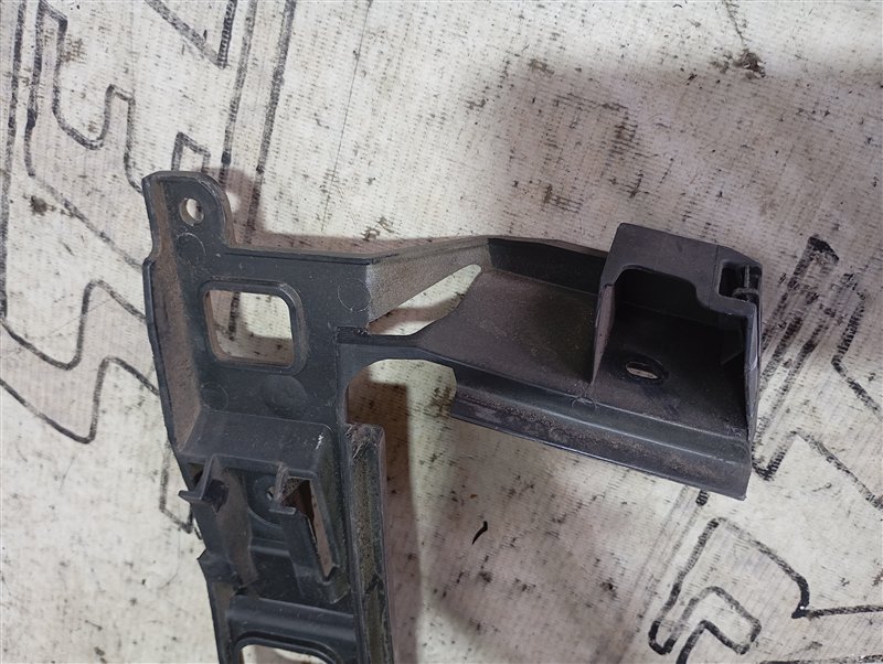 Кронштейн бампера Volkswagen Passat 2006 B6