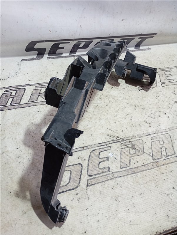 Кронштейн фары Audi A3 2009 8P