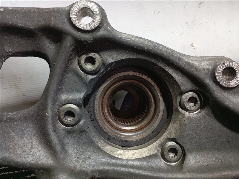 Кулак поворотный Audi Q5 2012 8R