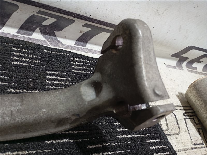 Кулак поворотный Audi Q5 2012 8R