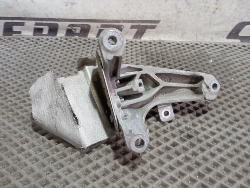 Кронштейн опоры двигателя Audi A4 2008 B8