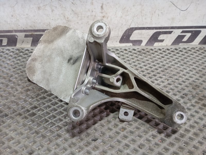 Кронштейн опоры двигателя Audi A4 2008 B8