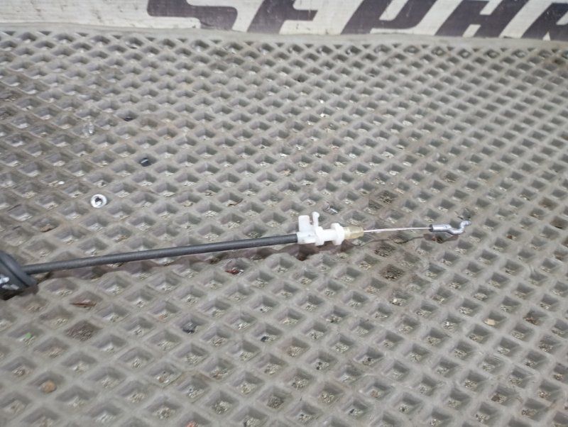 Трос открывания двери Skoda YETI 2011 5L